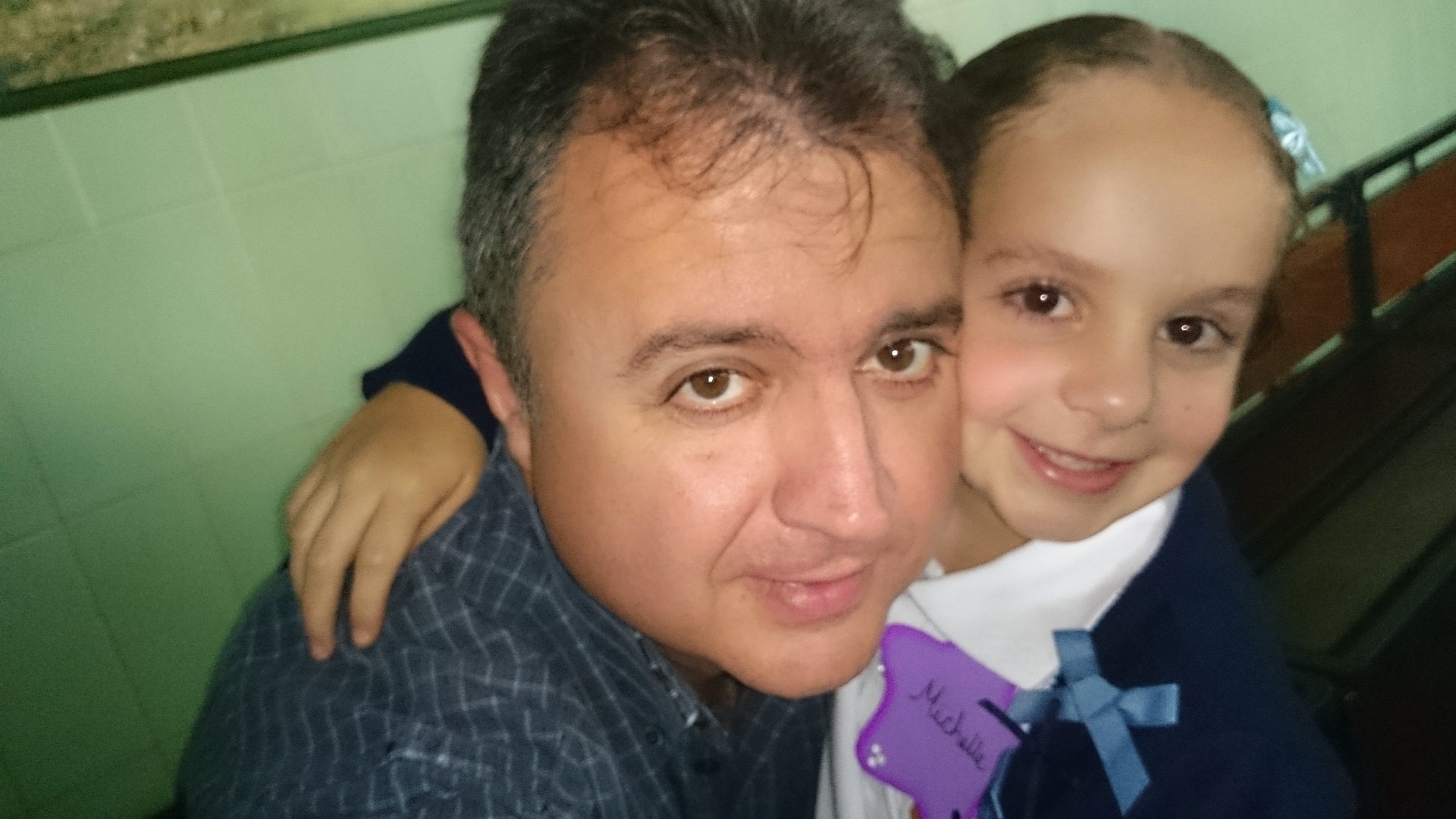Carlos Amelio Vende